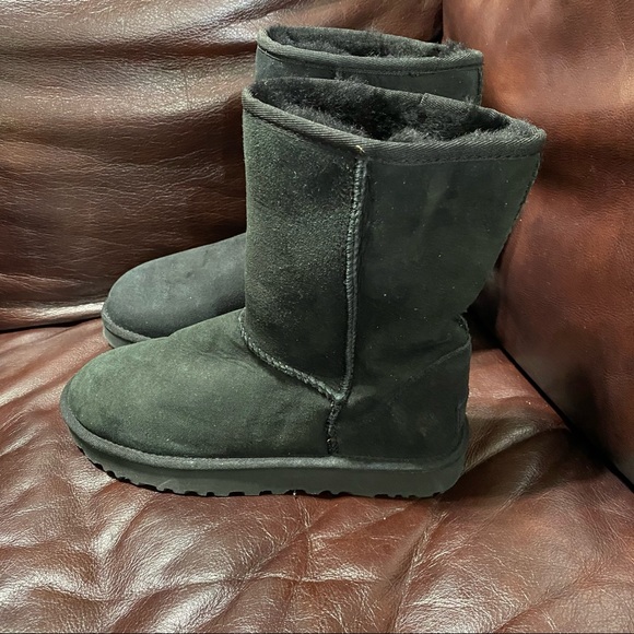 Ugg NWOBox size 7 US 38 EU - Picture 3 of 7